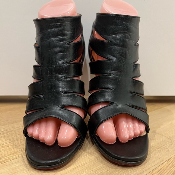 Christian Louboutin gladiator sandal - Picture 4 of 10